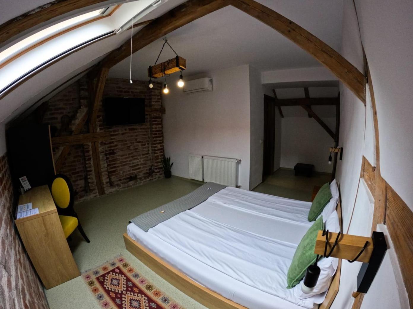 Timhouse Hotell Timişoara Exteriör bild