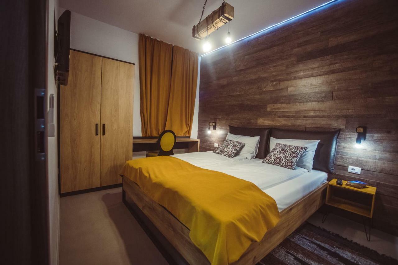 Timhouse Hotell Timişoara Exteriör bild