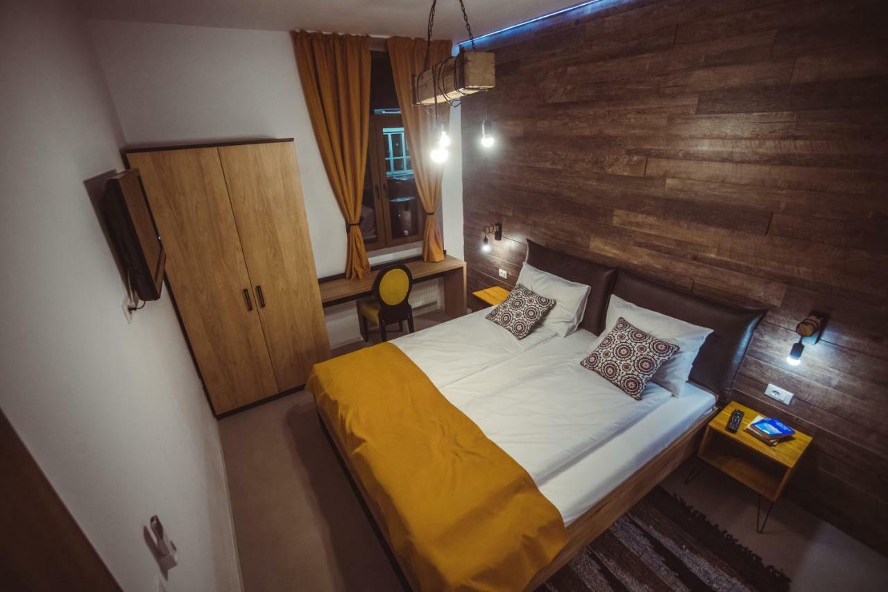 Timhouse Hotell Timişoara Exteriör bild
