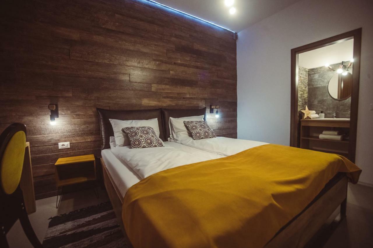 Timhouse Hotell Timişoara Exteriör bild