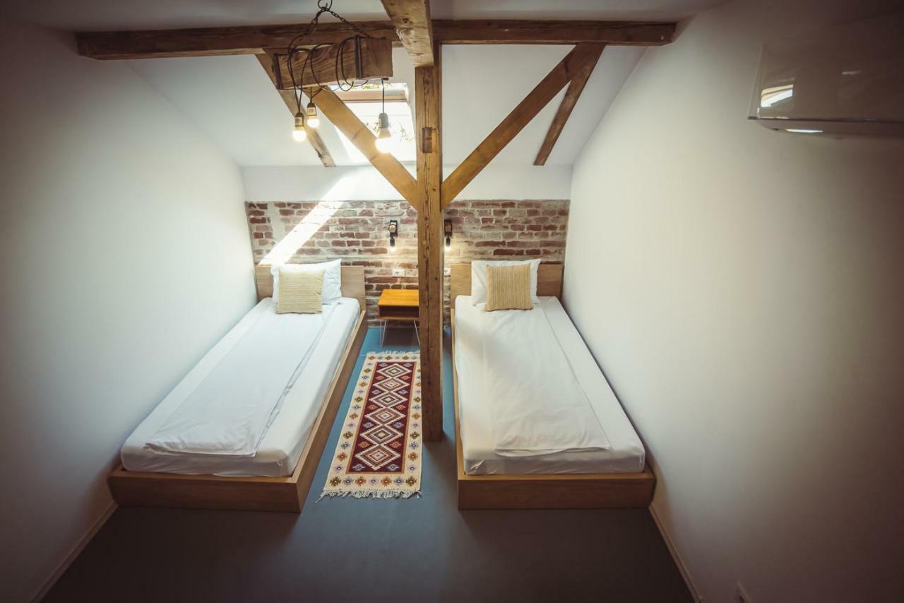 Timhouse Hotell Timişoara Exteriör bild