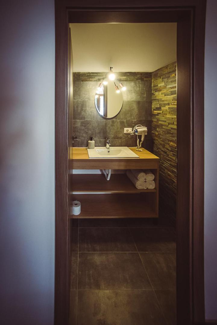 Timhouse Hotell Timişoara Exteriör bild